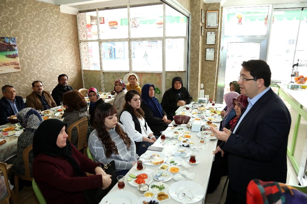 Başkan Yazgı, Kadın Esnaflarla Halkoylaması Hakkında İstişare Yaptı