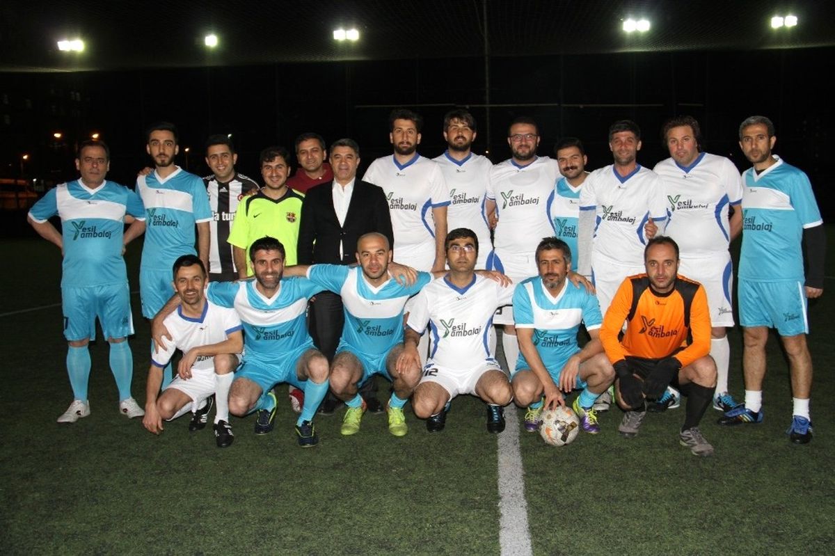 Başkan Yeşil\'den Forma Hediyesi