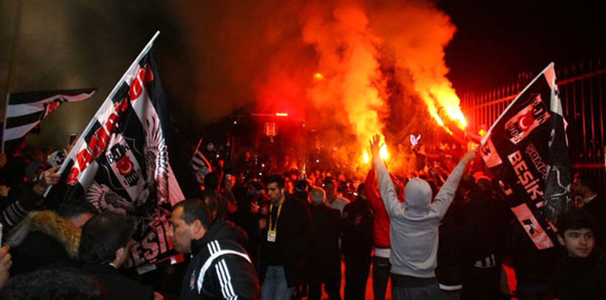 Beşiktaş\'a Tesislerde Coşkulu Karşılama