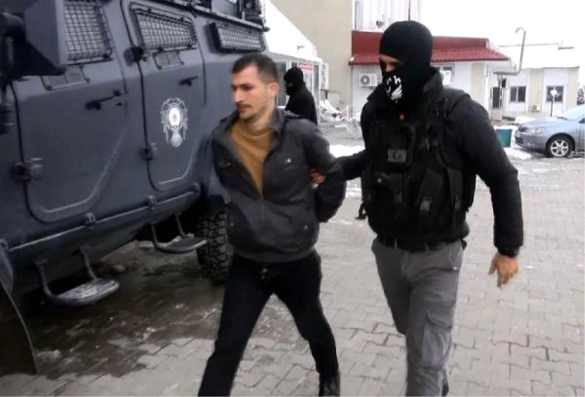 Bitlis\'te Pkk/kck Operasyonu: 12 Gözaltı