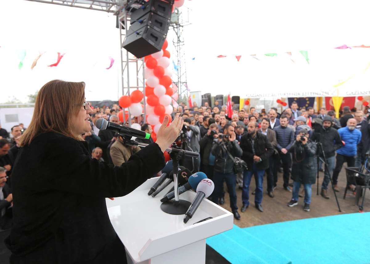 Büyükşehir\'in Nizip\'e Yaptırdığı İçmesuyu Arıtma Tesisini Bakan Özhaseki Açtı