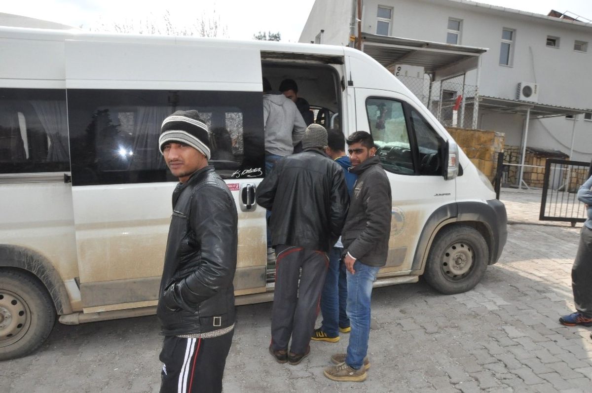Çanakkale\'de 50 Kaçak Yakalandı