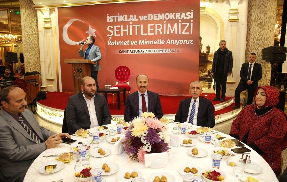 Çanakkale Ruhu Sultangazi\'de Yaşatıldı