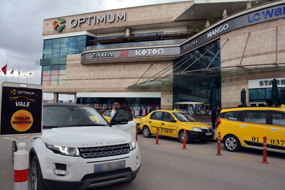 Çocuklu Ailelere Ücretsiz Vale Hizmeti