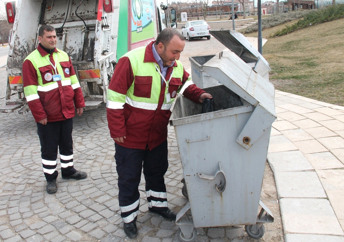 Çöp Poşeti Ağır Gelince Fark Ettiler