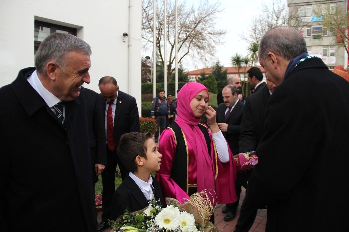 Cumhurbaşkanı Erdoğan, Büyükşehir Belediyesini Ziyaret Etti