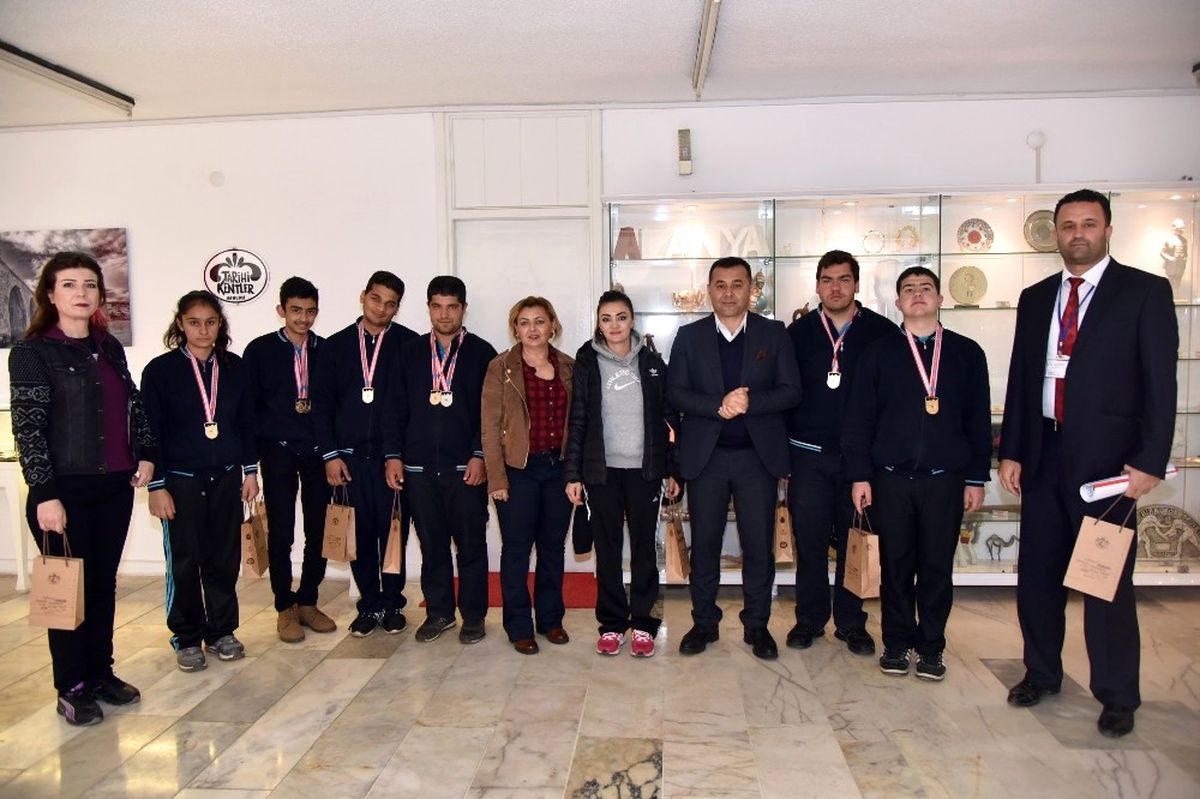 Engel Tanımayan Öğrencilerden Başkan Yücel\'e Ziyaret