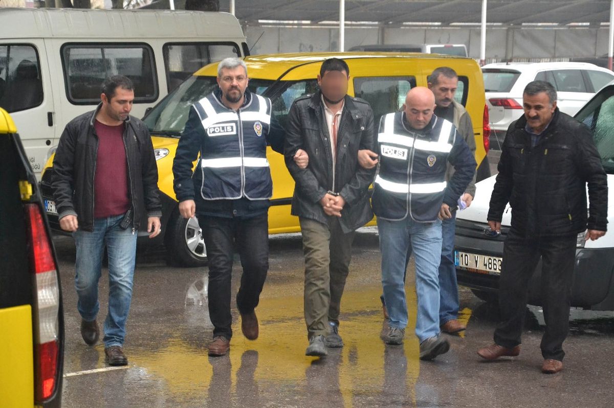 Eşini \'Yemeği Salçayla Yaptığı Için\' Doğramış