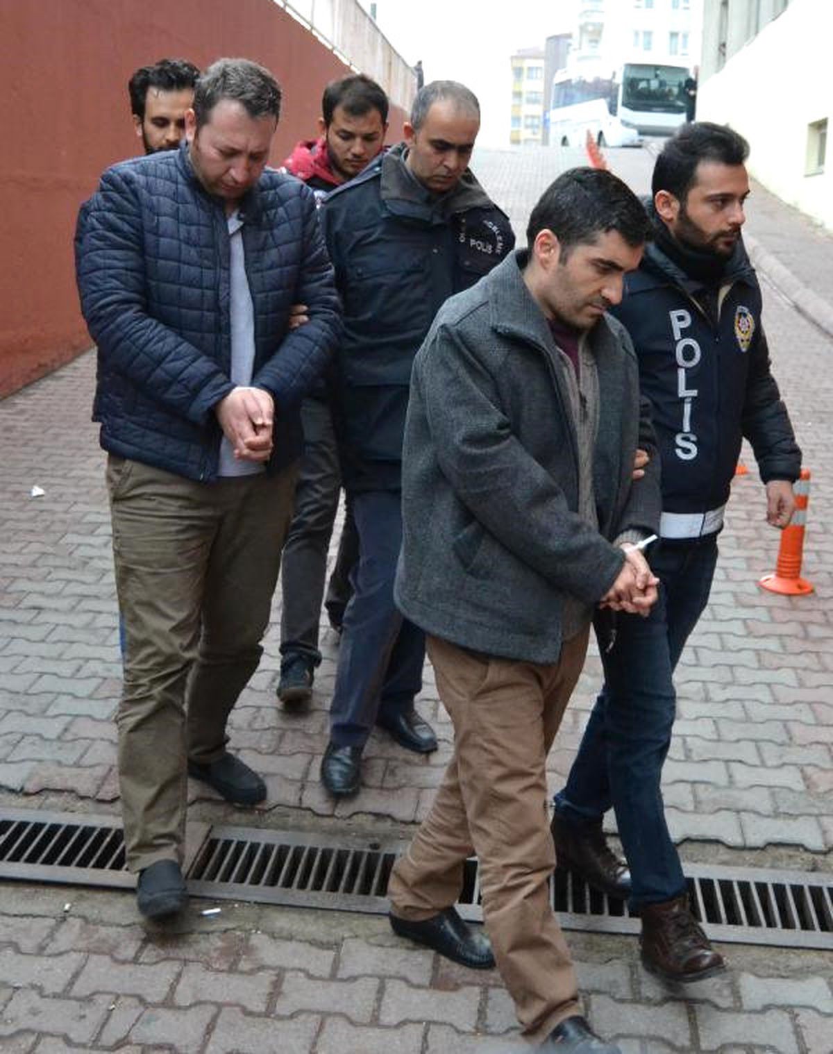 Fetö Şüphelisi 24 Sağlık Memuru Adliyede