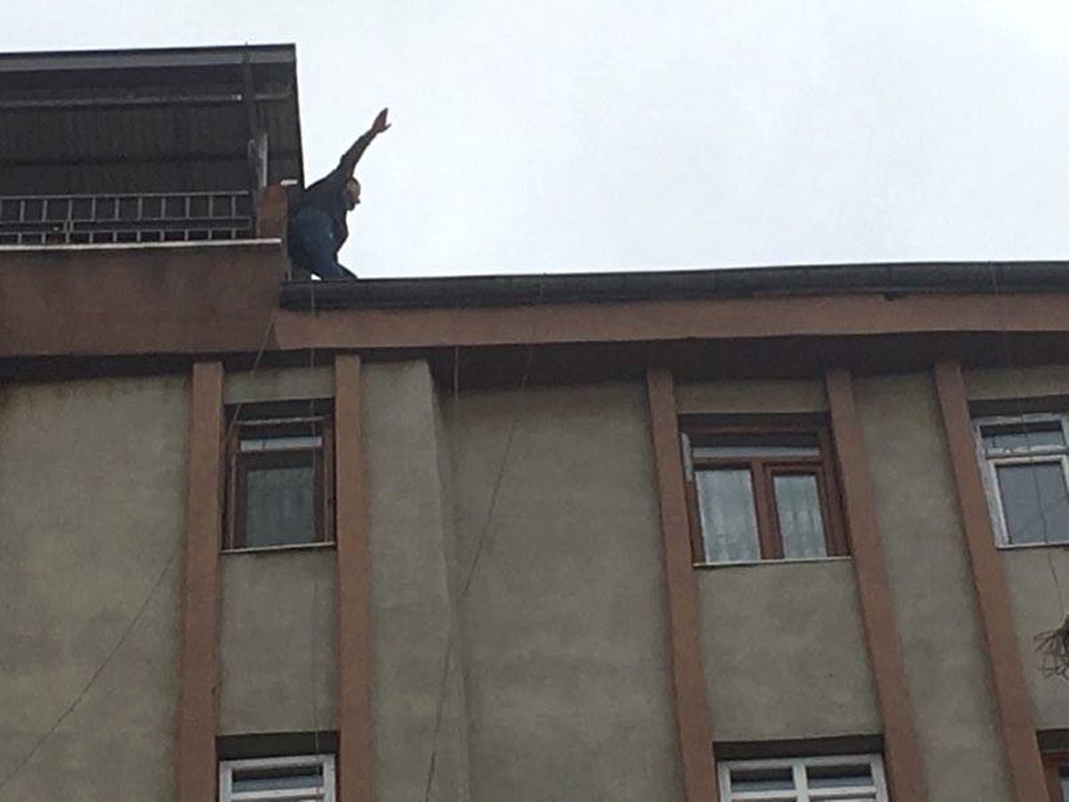İntihar Etmeye Çalışan Şahsı Ailesi İkna Etti