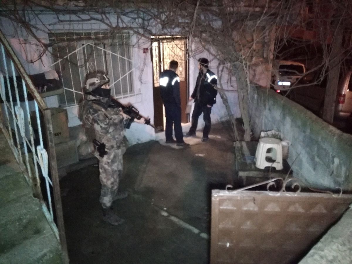 Istanbul\'da 32 Adrese Uyuşturucu Baskını: 31 Gözaltı