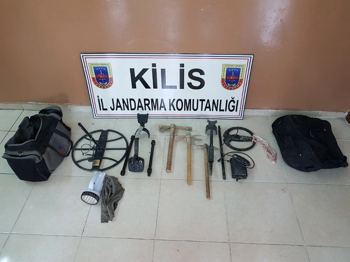İzinsiz Kazı Yapan 2 Kişi Yakalandı