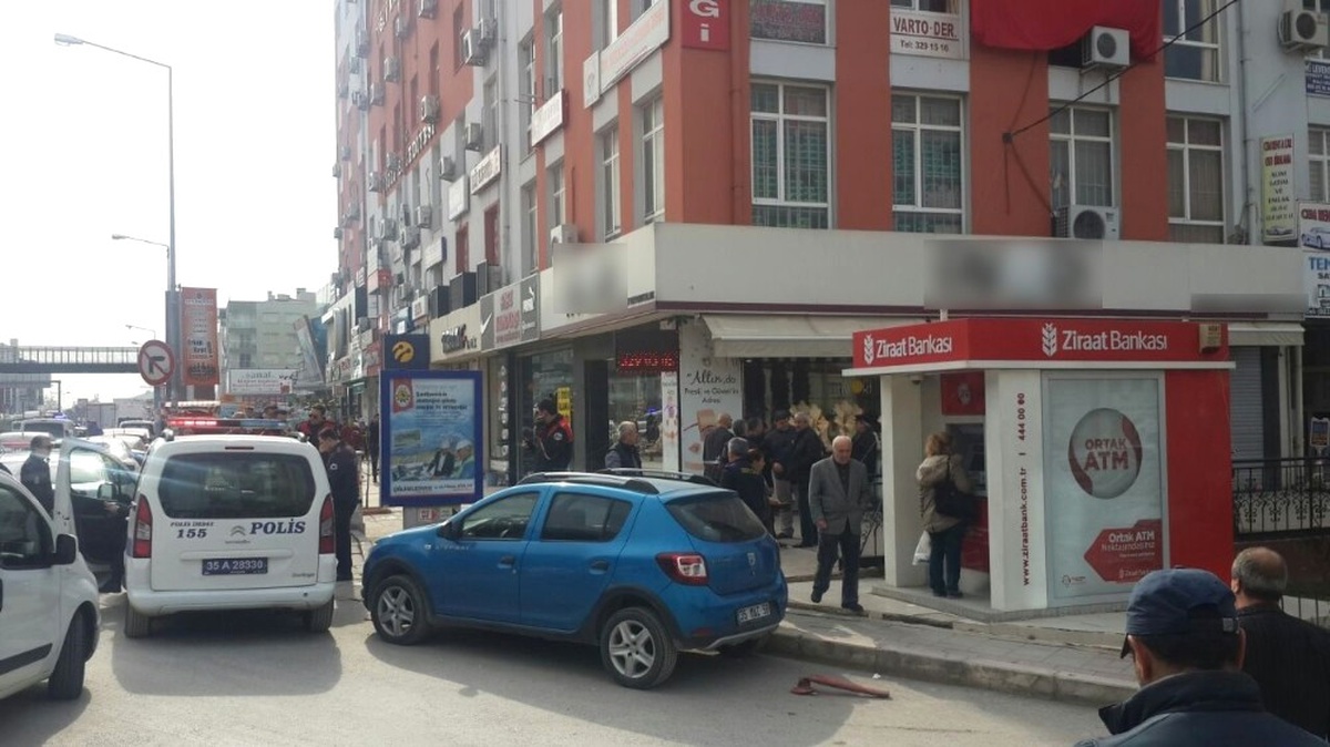 İzmir\'de Kuyumcu Soygununda Korku Dolu Anlar