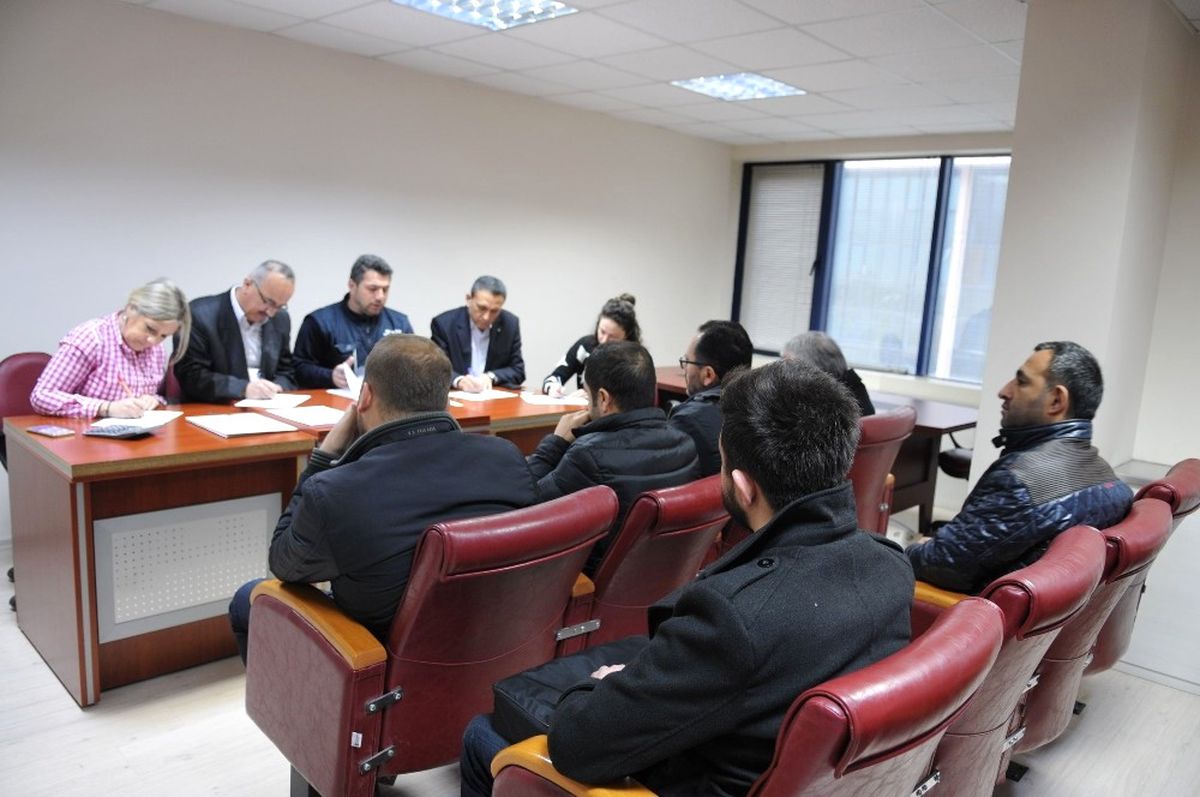 İzmit\'te Asfalt Yapım İhalesine 3 Firma Katıldı