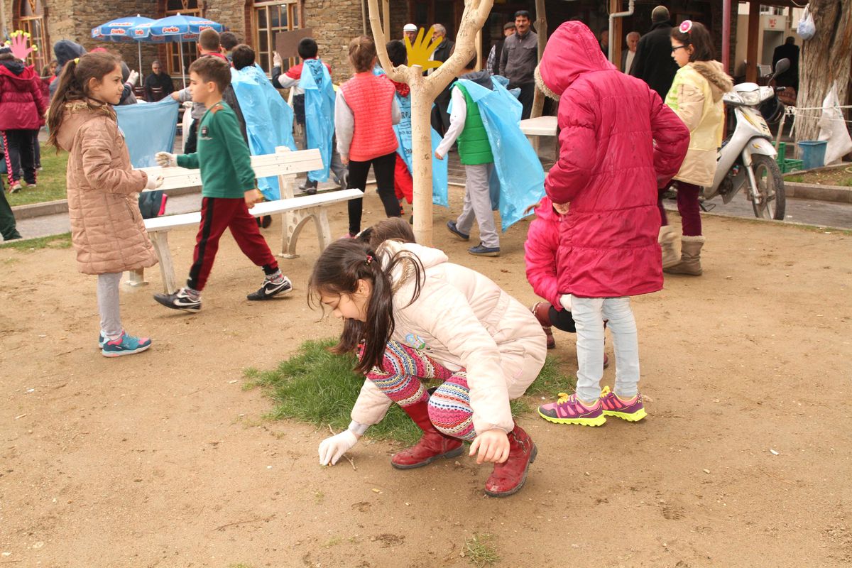 Kalpleri Kadar Temiz Bir Çevre İçin Yürüdüler