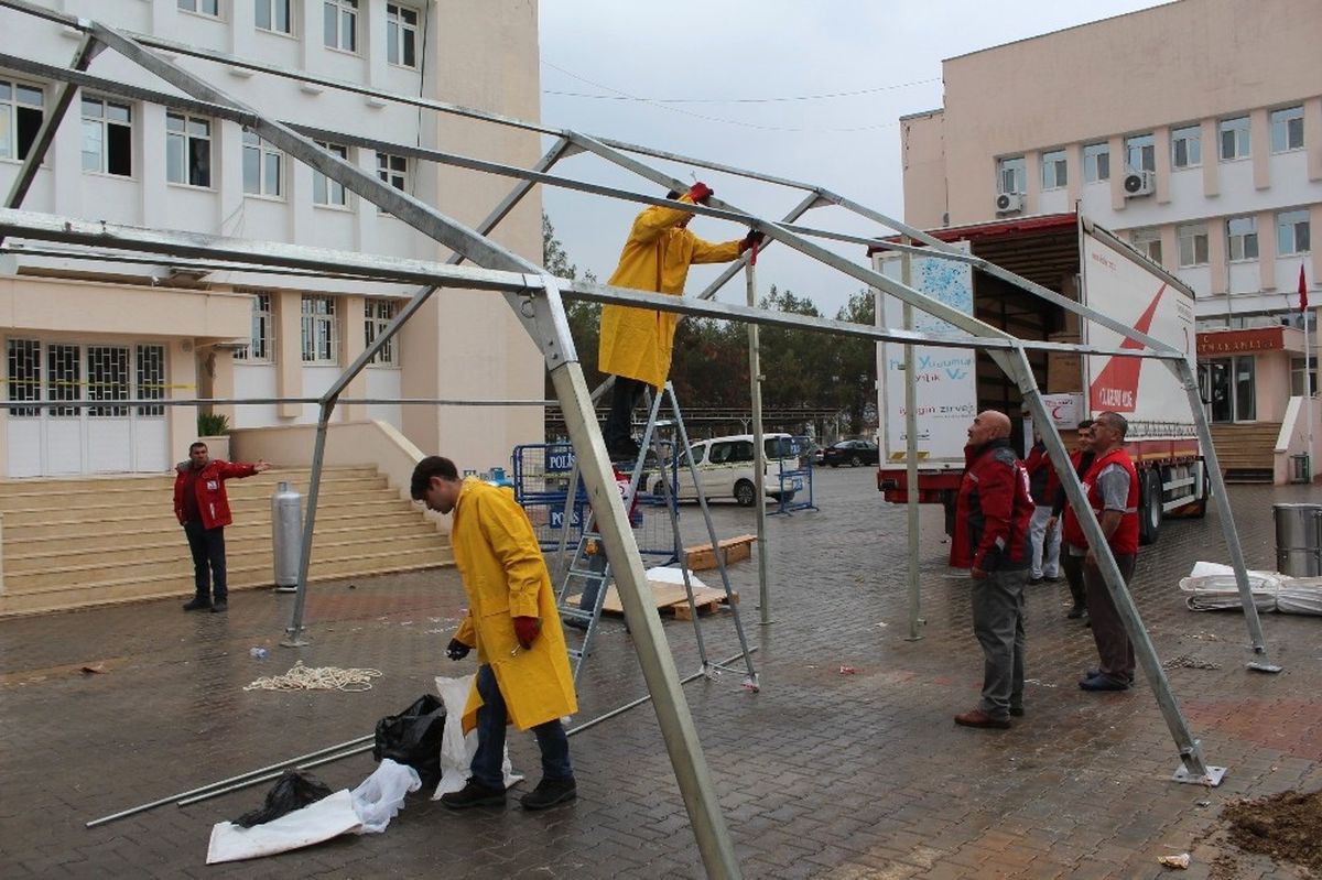 Kızılay Ekipleri Tamamlanan Çalışmaların Ardından Samsat\'tan Ayrıldı
