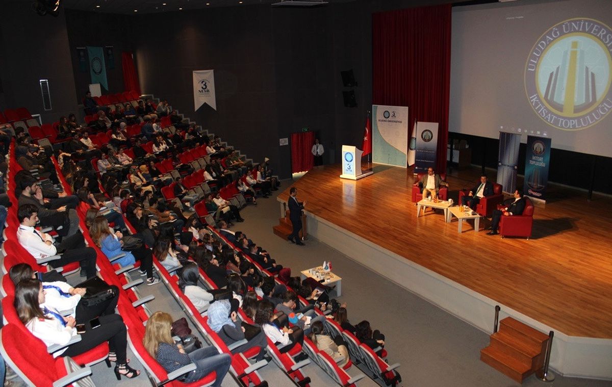 Özkul, deneyimlerini öğrencilerle paylaştı…
