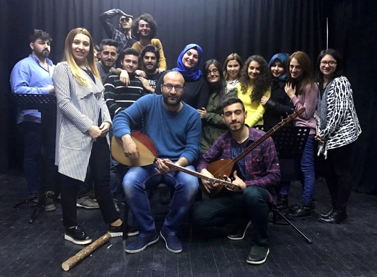 Piyano Çalarken Korkan Adam Videosunun Yerli Versiyonu