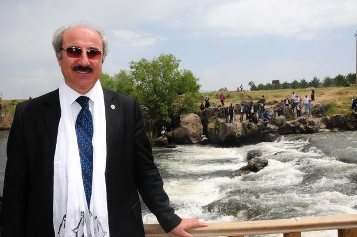 Prof. Dr. Sarı: Akdeniz\'de Görülen Dev Vatozların Satışı, Sergilenmesi Engellenmeli