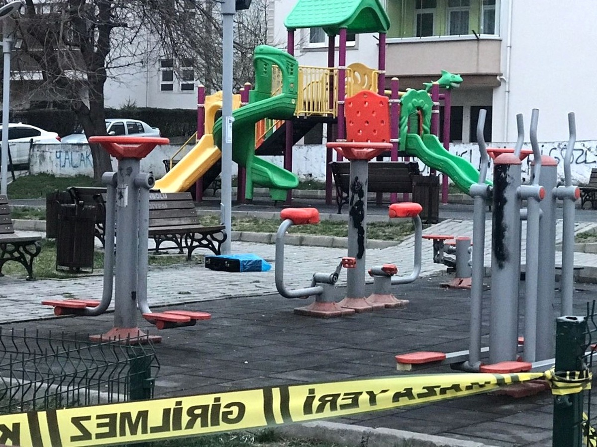 Safranbolu\'da Şüpheli Çanta Fünye ile Patlatıldı