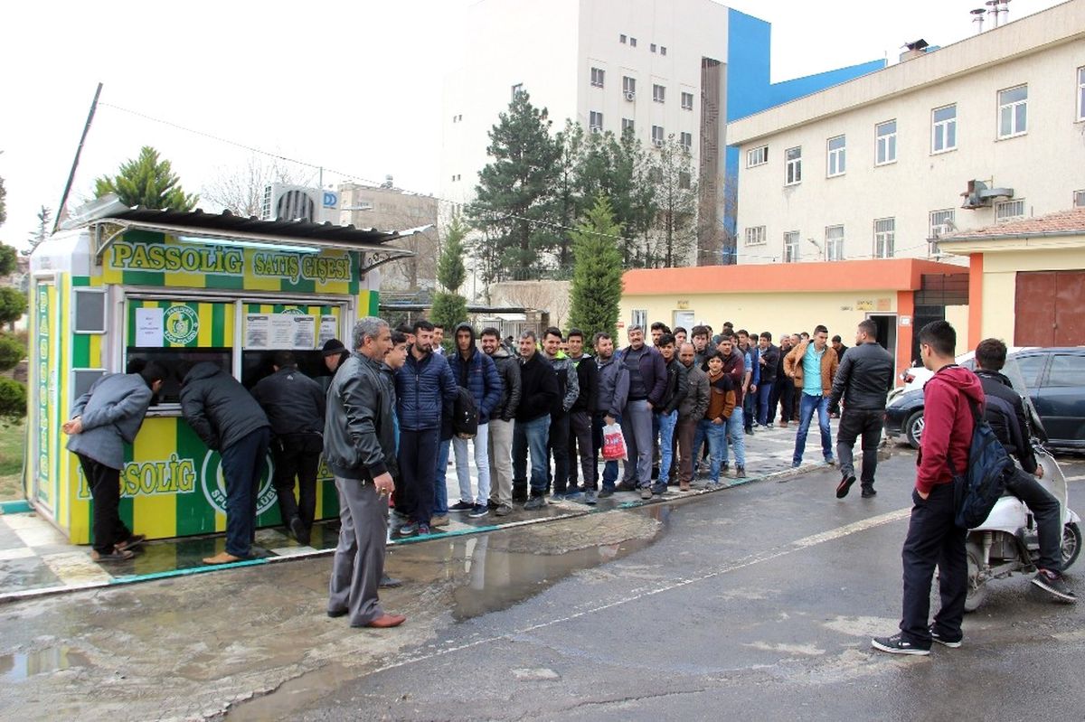 Şanlıurfa\'da Passolig Yoğunluğu