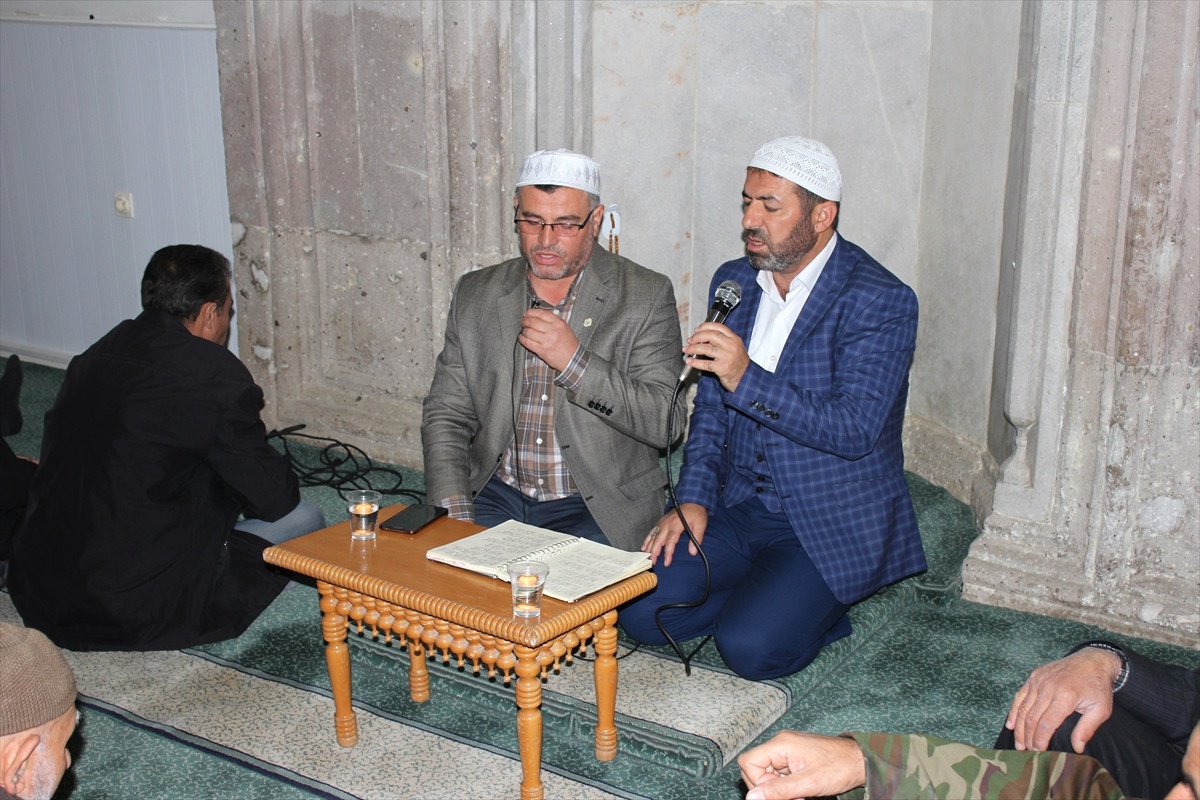 Şehitleri Anma Günü ve Çanakkale Deniz Zaferi\'nin 102. Yılı