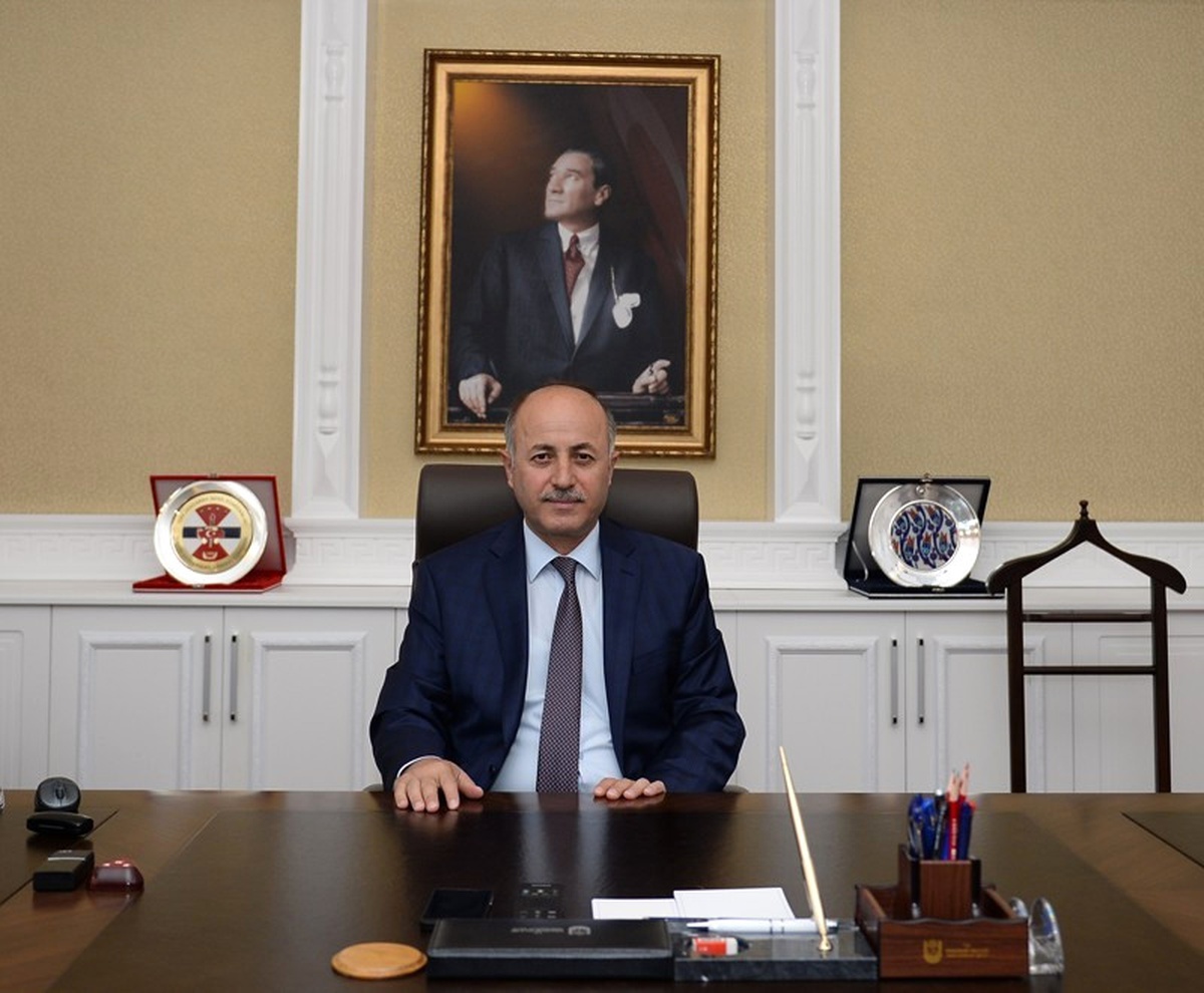 Şehitleri Anma Günü ve Çanakkale Deniz Zaferi\'nin 102. Yılı