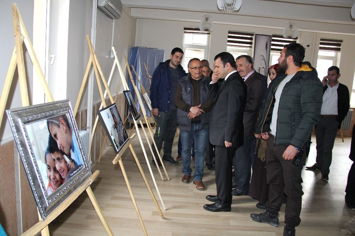 Şemdinli\'de Fotoğraf Sergisi