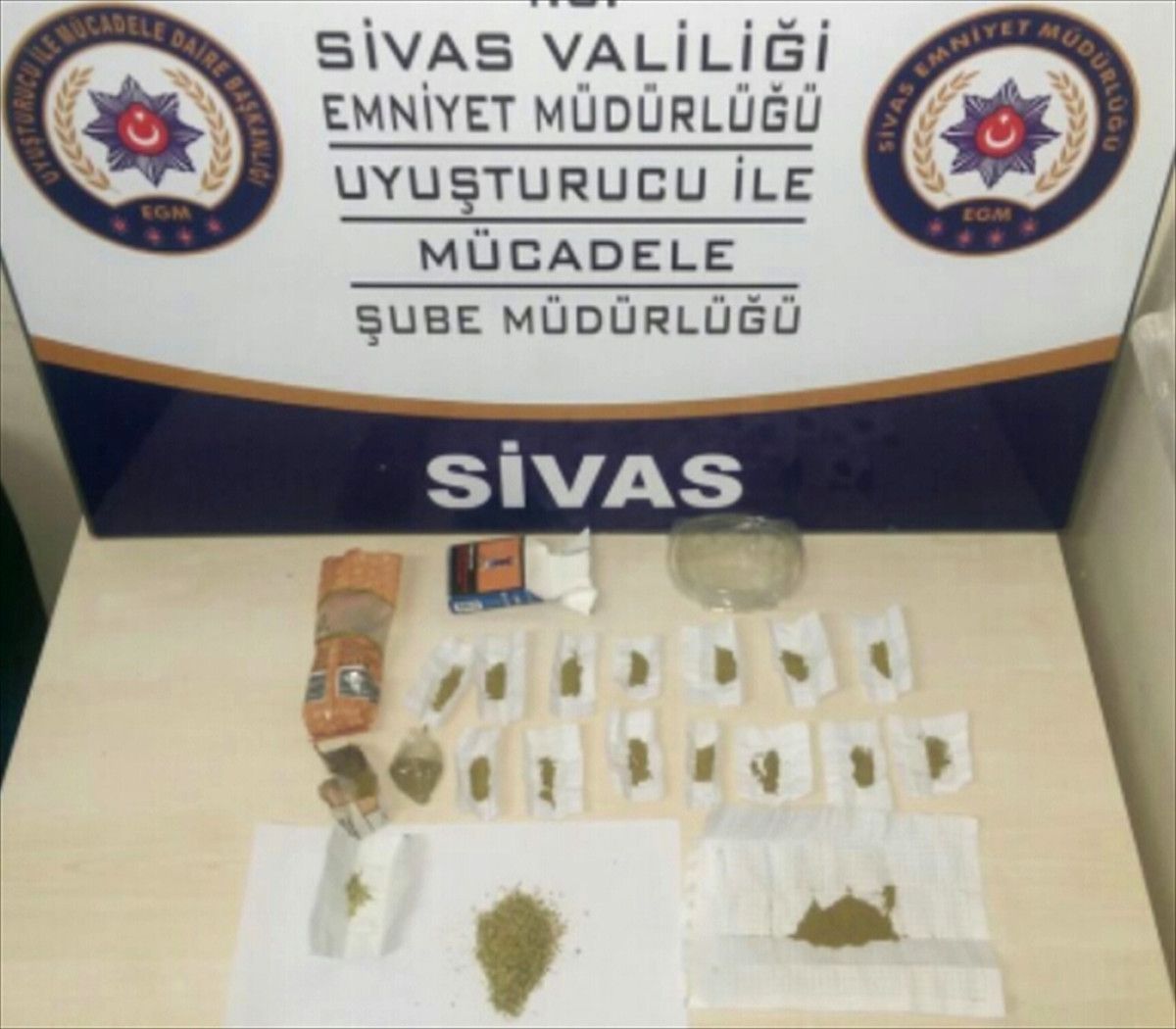 Sivas\'ta Kaçak İçki ve Uyuşturucu Operasyonları