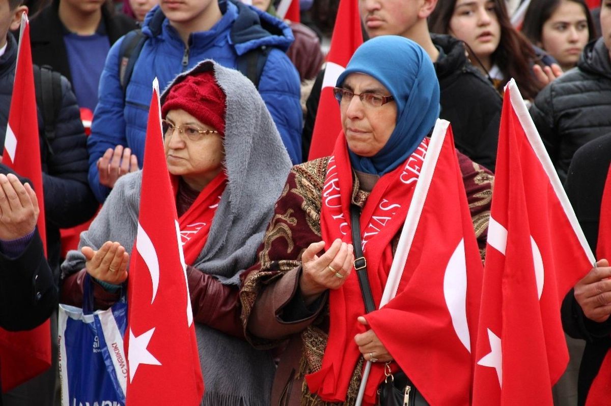 Sivas\'ta \'Şehitlere Saygı Yürüyüşü\' Yapıldı