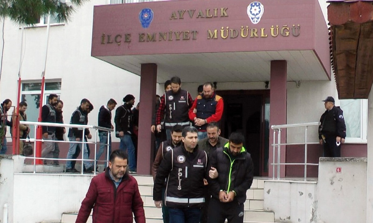 19 Göçmen Ile 12 Organizatör Yakalandı