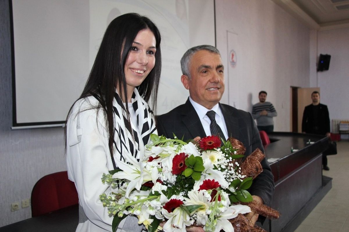 AK Parti Genel Başkan Yardımcısı Karaaslan Tek Adamlık Değil, Tek Başına Güçlü Bir Yönetimi...