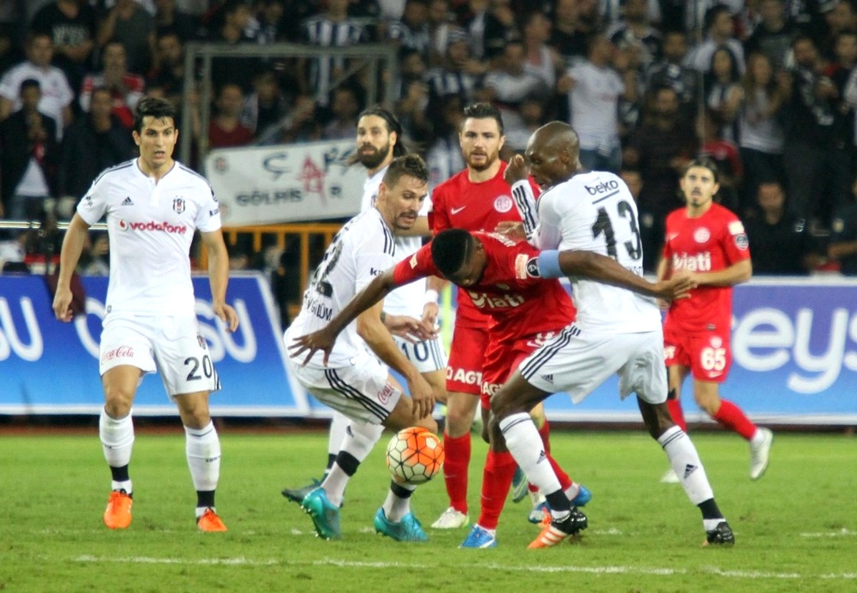 Antalyaspor ile Beşiktaş Süper Lig\'de 42. Randevuda