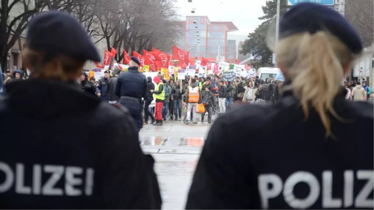 Avusturya\'da Irkçılık Karşıtı Protesto