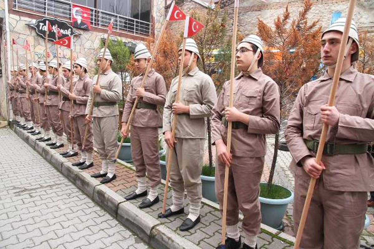 Balıkesir Lisesi Kınalı Kuzularını Unutmadı