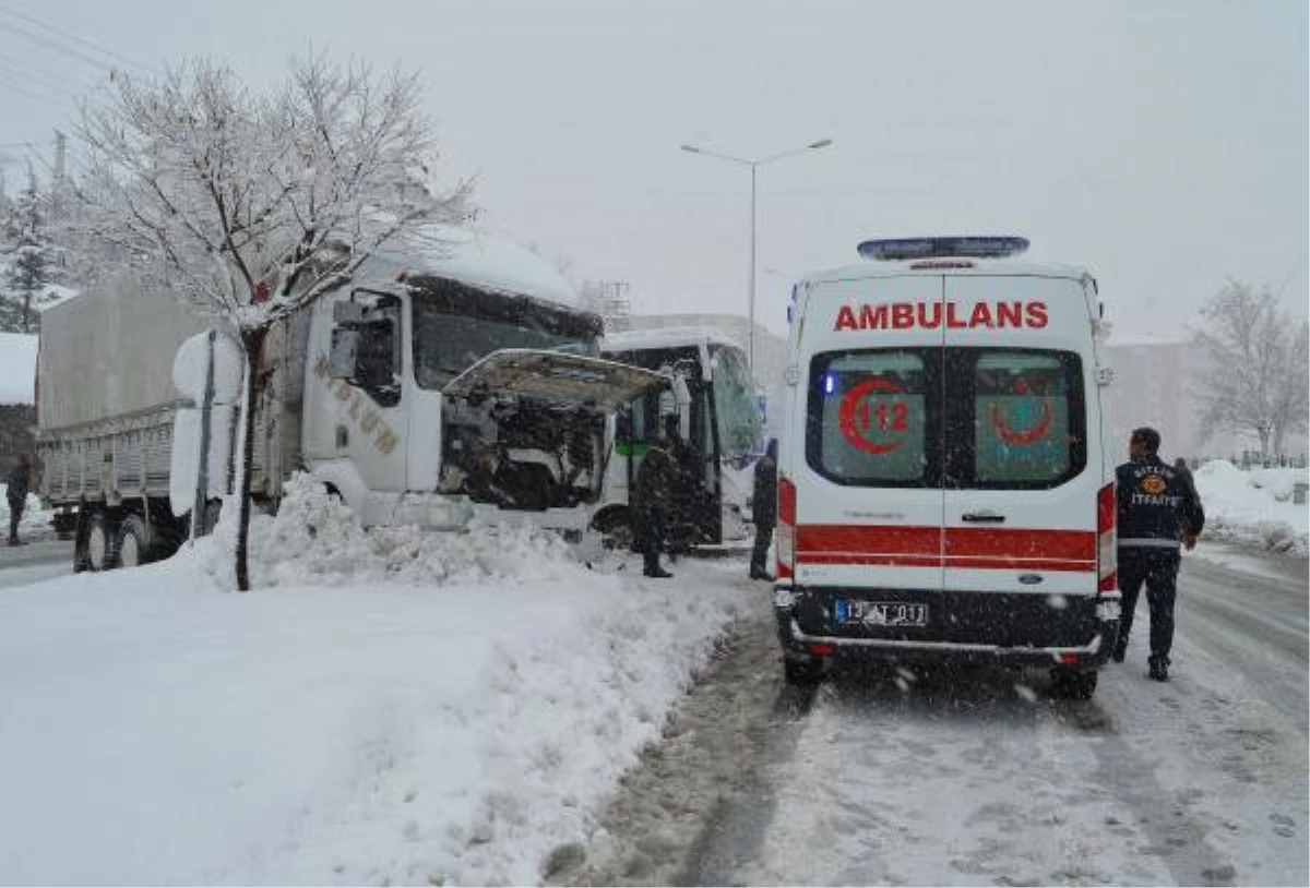 Bitlis\'te 90 Köy Yolu Kardan Kapandı(2)
