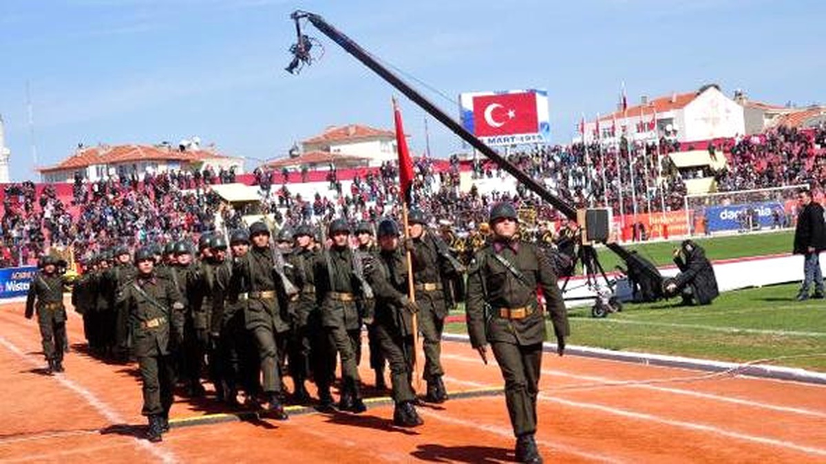 Çanakkale Deniz Zaferi\'nin 102\'nci Yılı Kutlanıyor