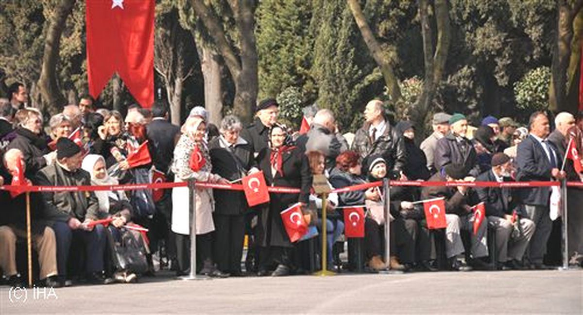 Çanakkale Şehitleri Edirnekapı Şehitliği\'nde Anıldı