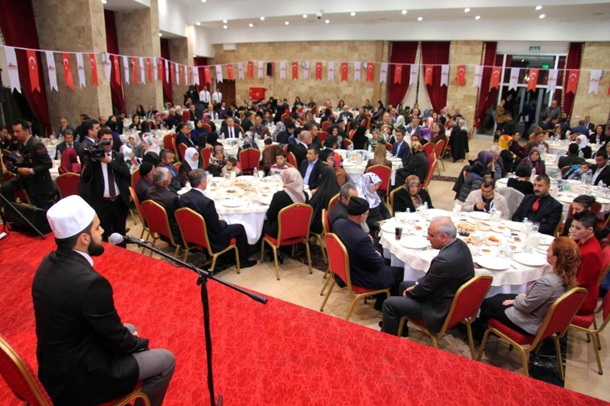 Elazığ\'da 18 Mart Çanakkale Şehitlerini Anma Haftası