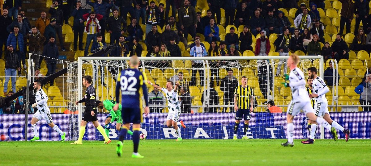 Fenerbahçe Kalesini Koruyamıyor