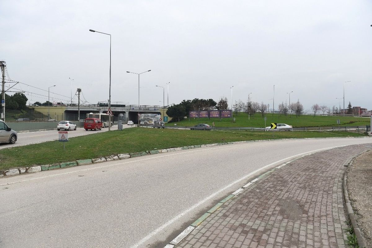 Gül Kavşağı\'na İlave Yol ve Geçit