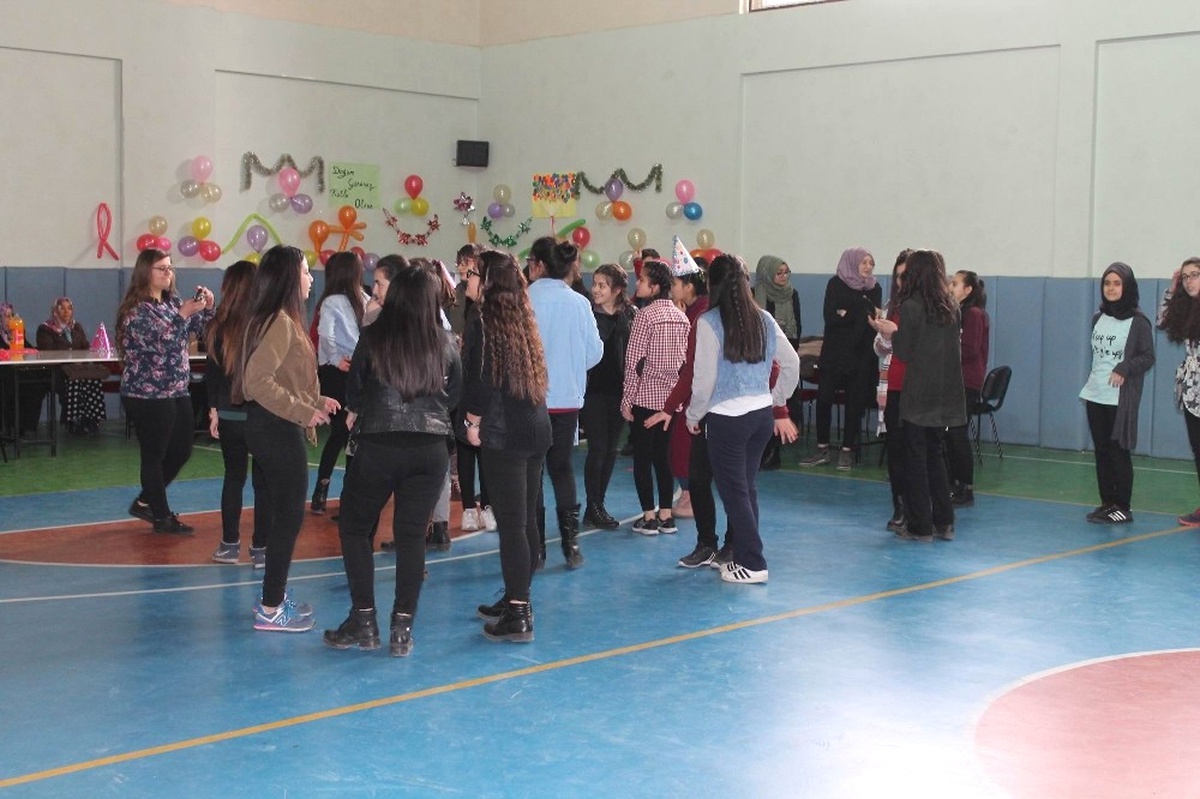 Hemofili ve Talasemili Çocuklara Kına Gecesi ve Sünnet Töreni