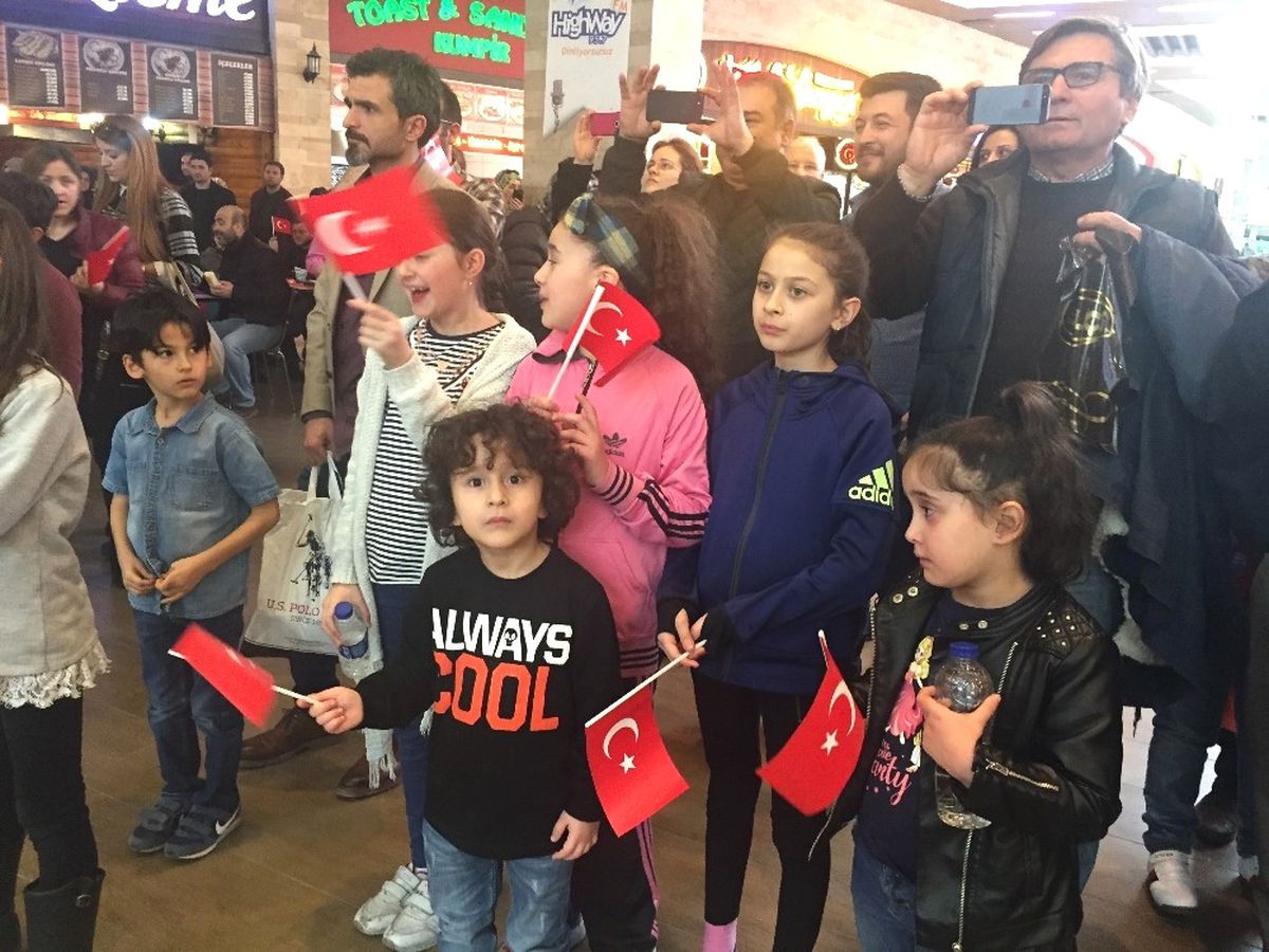 Highway\'de Duygu Dolu 18 Mart Çanakkale Zaferi ve Şehitler Günü Konseri