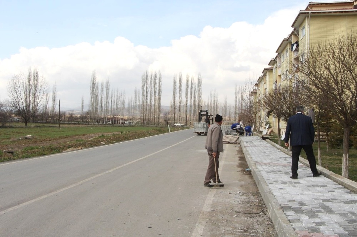 Hisarcık Belediyesinden Kilitli Parke Taşı ve Bordür Döşeme Çalışması