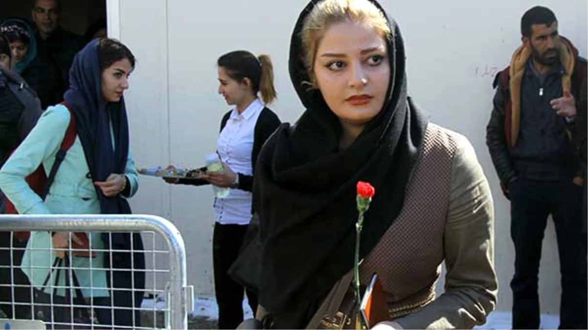 İranlılar Van\'a Akın Etti! Esnafın Yüzü Güldü, Otellerde Yer Yok