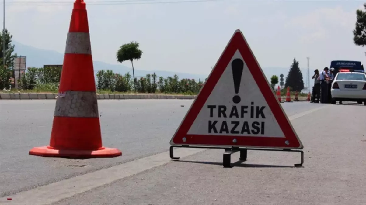 İzmir\'de Trafik Kazası: 1 Ölü