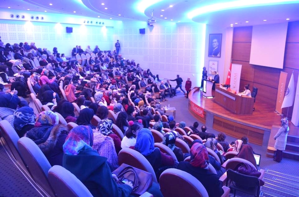 Kadem\'den Cumhurbaşkanlığı Sistemi Semineri