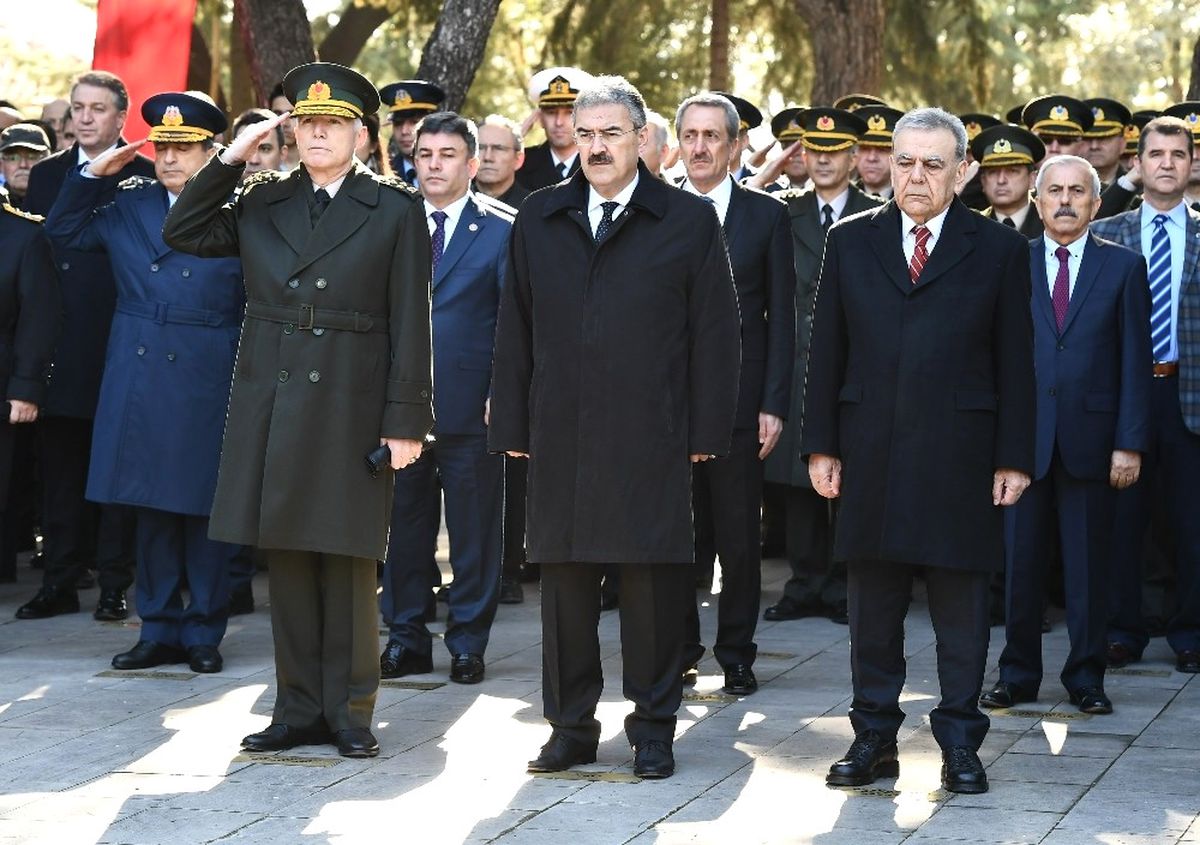 Kadifekale Şehitliğinde Duygu Yüklü Tören