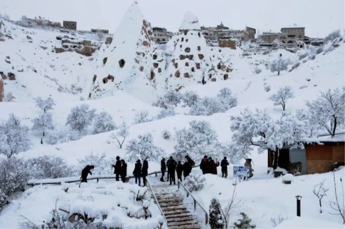 Kapadokya Beyaza Büründü