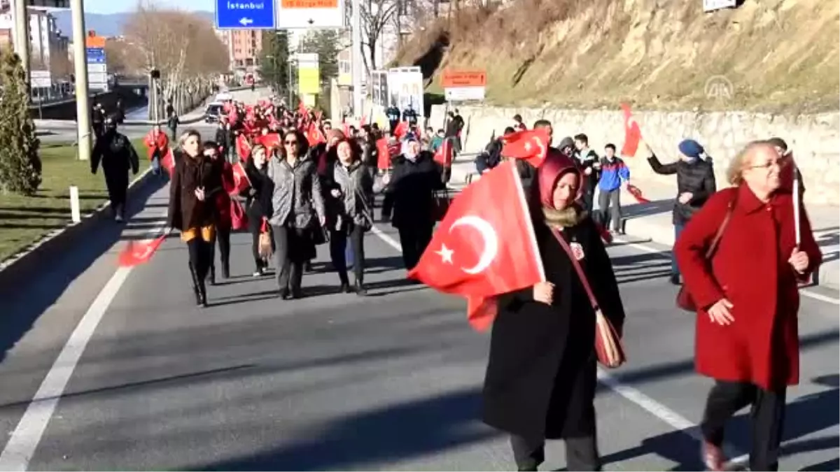 Kastamonu\'da "Şehitlere Saygı" Yürüyüşü